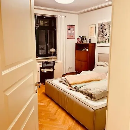 Apartment 18m2 Mit Jugendstil-charme Im Stadtzentrum *