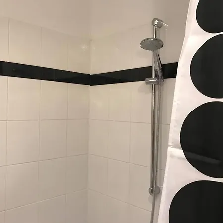 18m2 Mit Jugendstil-charme Im Stadtzentrum Apartment *